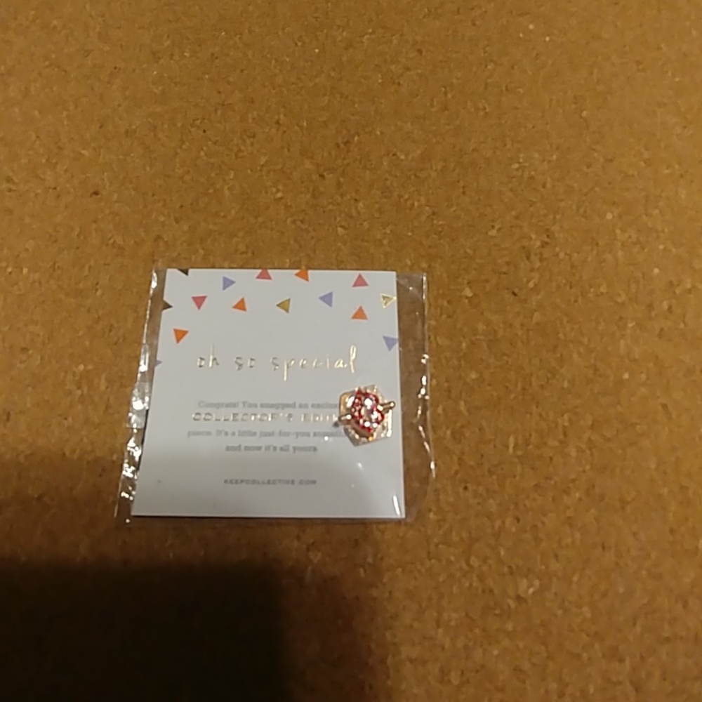 Keep Collective pave kiss charm - Picture 2 of 2